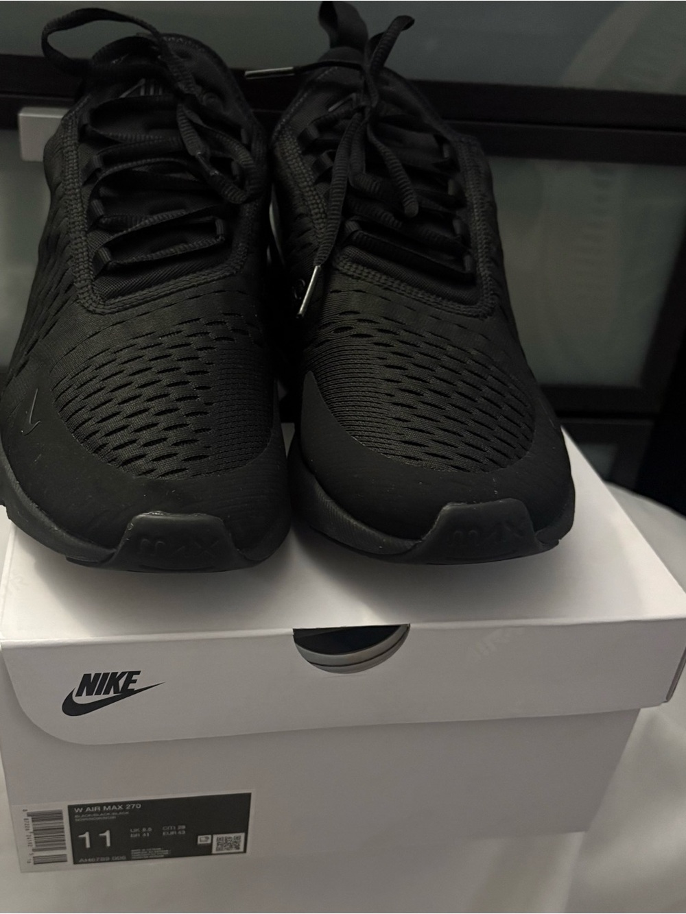 Nike Black Womens Air Max 270 Sneakers